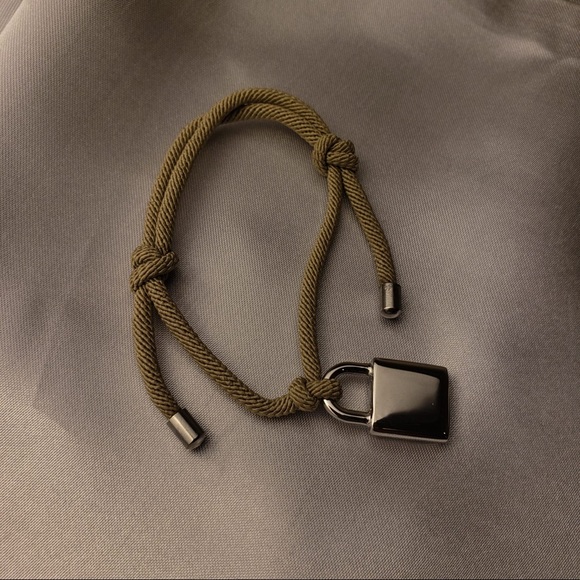 Olive green rope bracelet with silver lock charm | adjustable minimalist style - Picture 3 of 5